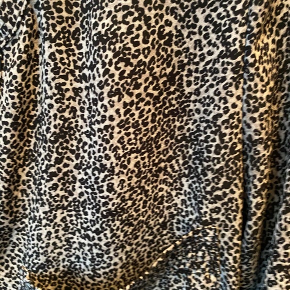 Beautiful dynamite blouse! - Picture 2 of 4